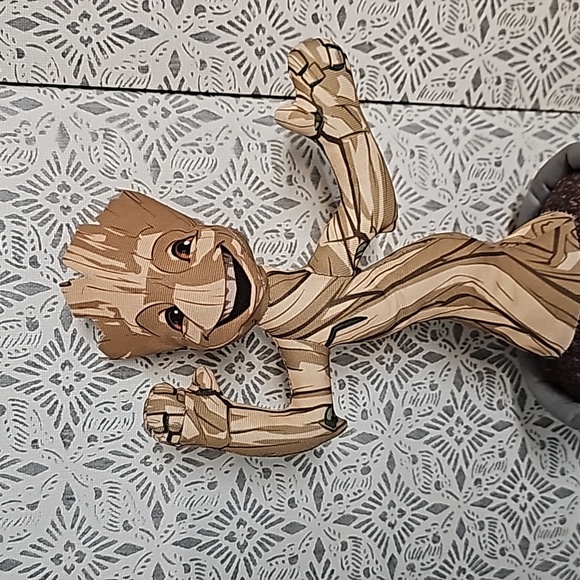 Walt Disney World Guardians Of The Galaxy plush potted plant root 15-in groot - Picture 2 of 10